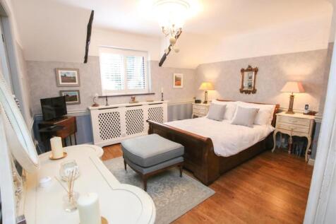 PRINCIPLE BEDROOM