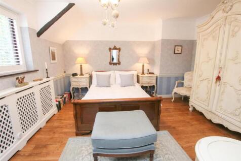 PRINCIPLE BEDROOM