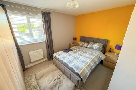 BEDROOM 1 FRONT