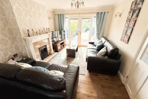 OPEN PLAN LOUNGE/DINING ROOM