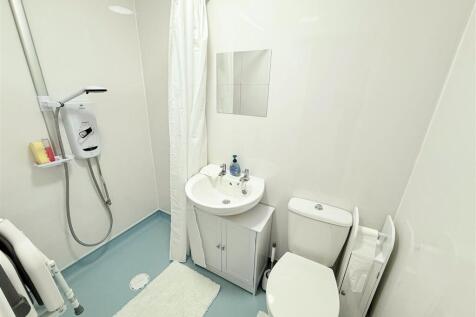 EN-SUITE WET ROOM