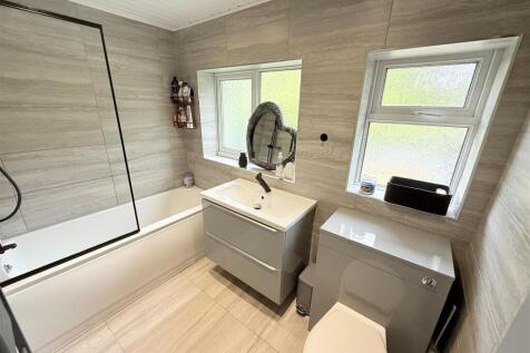 HOUSE BATHROOM