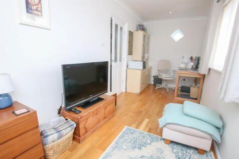 BEDROOM 4/ OFFICE