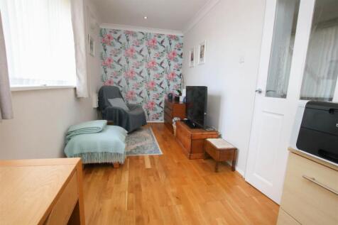 BEDROOM 4/ OFFICE