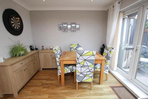 DINING/KITCHEN