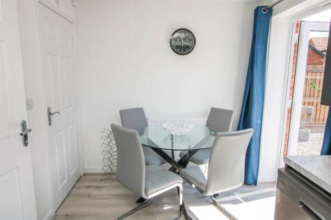 DINING/KITCHEN