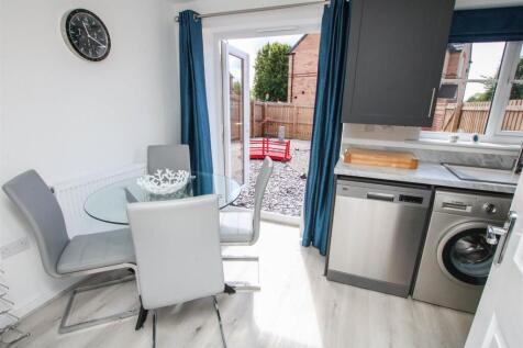 DINING/KITCHEN