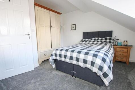 BEDROOM 2 FRONT