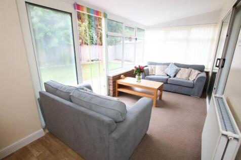 GARDEN/ INFORMAL SITTING ROOM