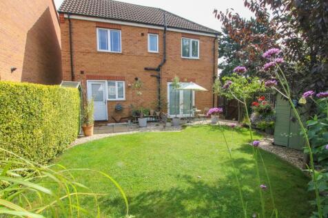 REAR ELEVATION &amp; GARDEN
