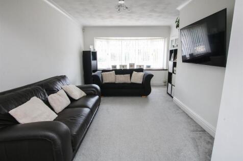 OPEN PLAN LIVING ROOM