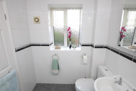HOUSE BATHROOM