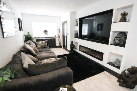 OPEN PLAN LIVING DINING/KITCHEN
