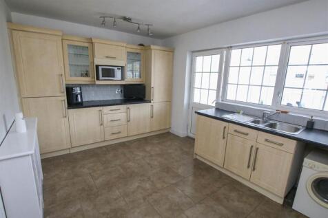 DINING/KITCHEN