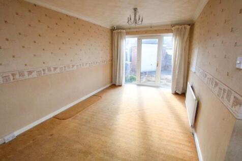 OPEN PLAN LOUNGE &amp; DINING ROOM