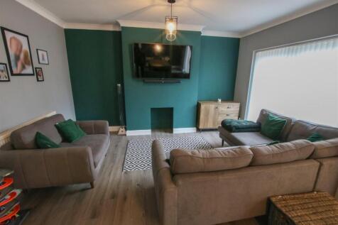 OPEN PLAN LOUNGE/ DINING ROOM