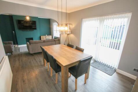 OPEN PLAN LOUNGE/ DINING ROOM