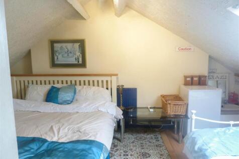 BEDROOM 7