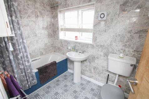 HOUSE BATHROOM
