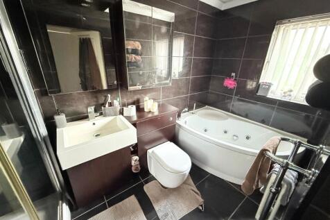 HOUSE BATHROOM