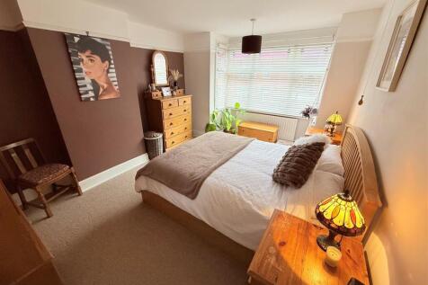PRINCIPLE BEDROOM