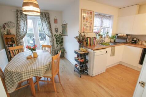 OPEN PLAN DINING KITCHEN