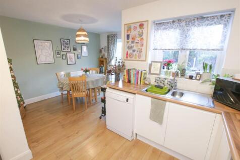 OPEN PLAN DINING KITCHEN