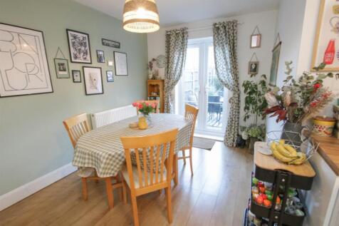 OPEN PLAN DINING KITCHEN