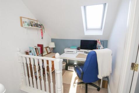 SECOND FLOOR LANDING