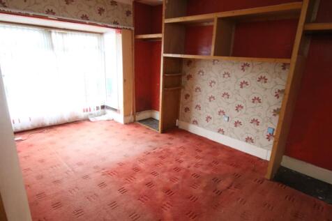 BEDROOM 1 FRONT