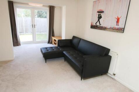 SITTING/DINING ROOM