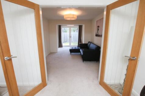 SITTING/DINING ROOM
