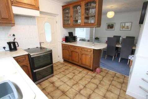 OPEN PLAN LIVING/ DINING / KITCHEN