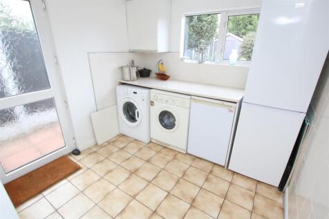 SEPARATE UTILITY ROOM