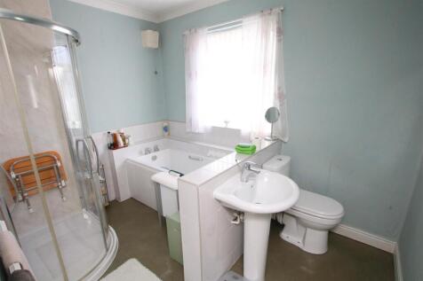 DOWNSTAIRS BATHROOM