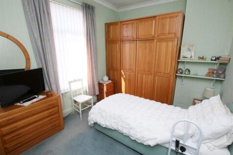 BEDROOM 2 FRONT