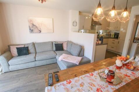 OPEN PLAN LIVING/ DINING/ KITCHEN
