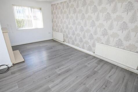 OPEN PLAN LIVING/DINING ROOM