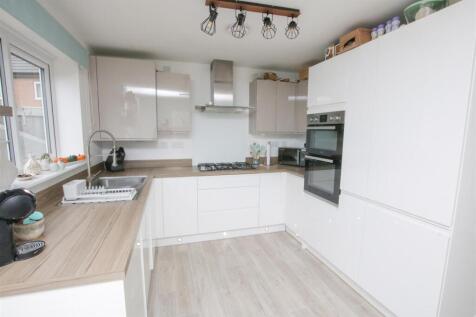 OPEN PLAN DINING KITCHEN