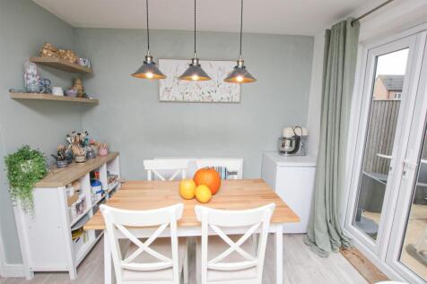 OPEN PLAN DINING KITCHEN