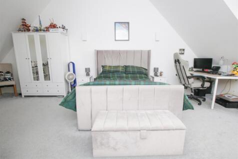 PRINCIPLE BEDROOM SUITE