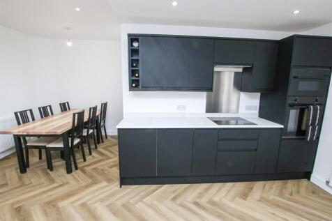 OPEN PLAN LIVING DINING KITCHEN