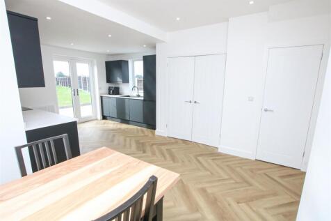 OPEN PLAN LIVING DINING KITCHEN