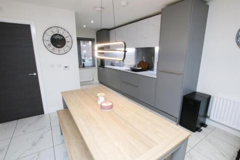 OPEN PLAN LIVING/ DINING /KITCHEN