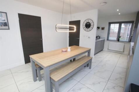 OPEN PLAN LIVING/ DINING /KITCHEN