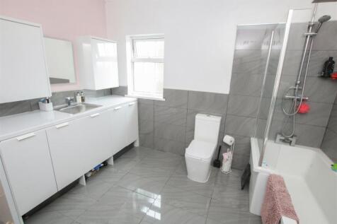 HOUSE BATHROOM