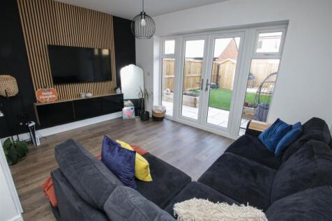 OPEN PLAN LIVING &amp; DINING ROOM
