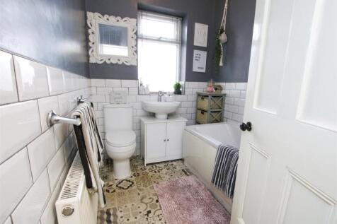 HOUSE BATHROOM