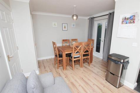 OPEN PLAN LIVING/ DINING/ KITCHEN