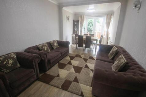 EXTENDED LIVING/ DINING ROOM